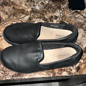 8.5 Med. Sketchers Air Cooled Goga Mat Black Leather Slip On Shoes